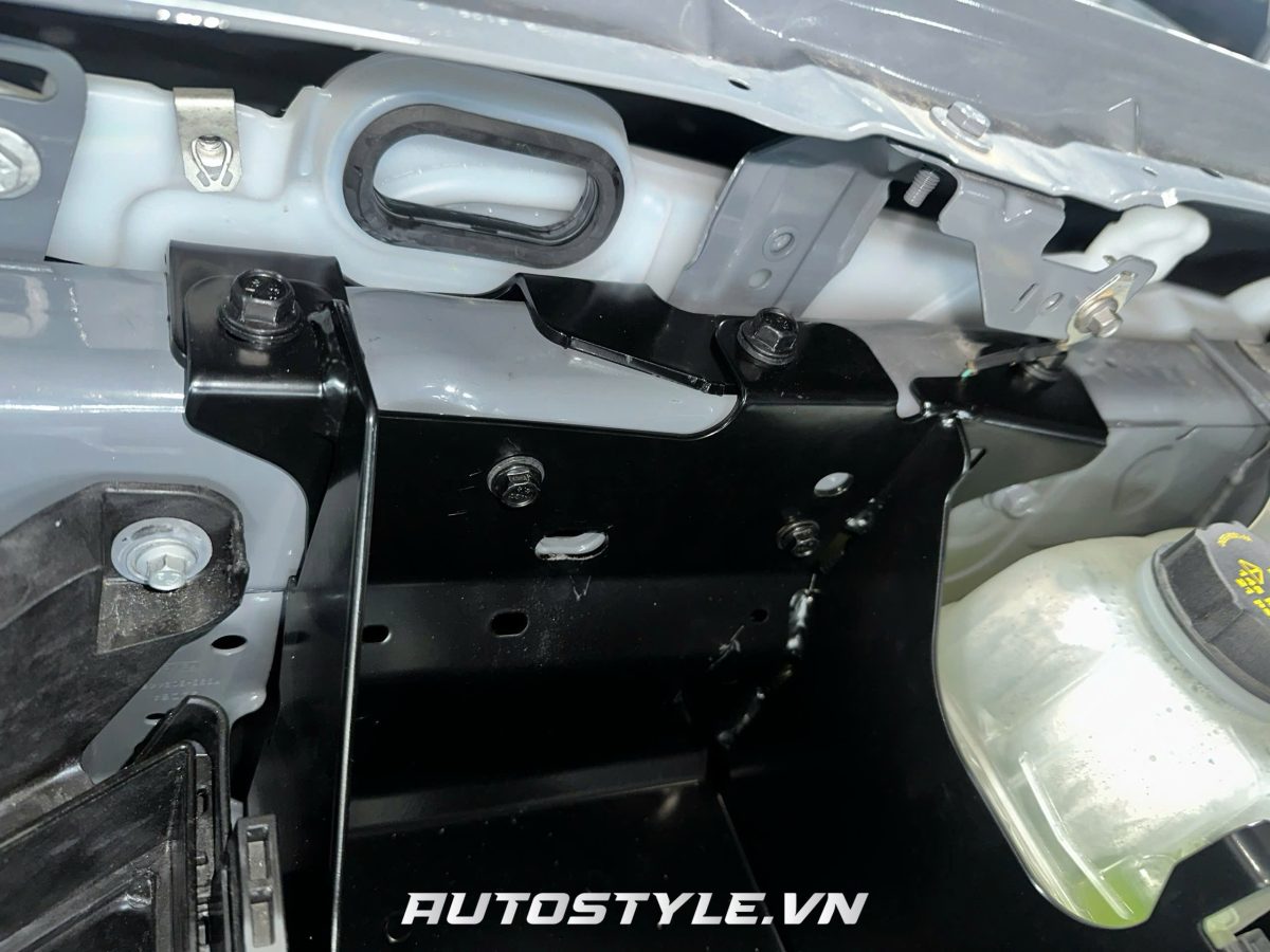 Dịch Vụ Gắn Bình Điện Phụ Cho Xe Ford – Giá Chỉ 2tr2