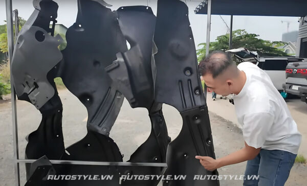 Hóa Nhựa Lòng Vè 4 Bánh – Giải Pháp Bảo Vệ Xe Hiệu Quả (1)