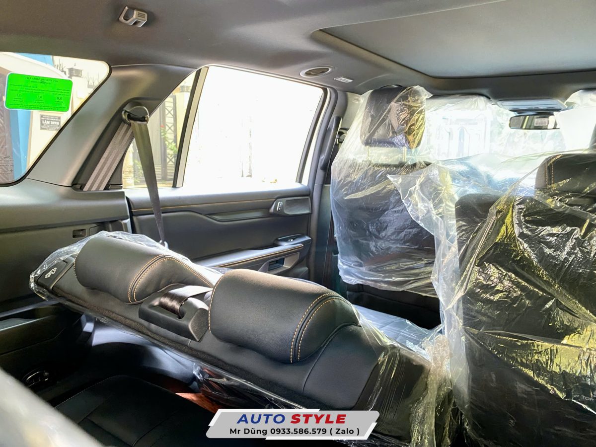 Ngã Lưng Ghế Hàng 2 Chỉnh Điện Xe Ford Everest - Hình ảnh 3