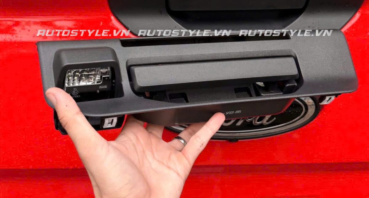 Tay mở bửng Xe Ford Có Đèn  - Giá Chỉ 3Tr8 Tại Auto Style