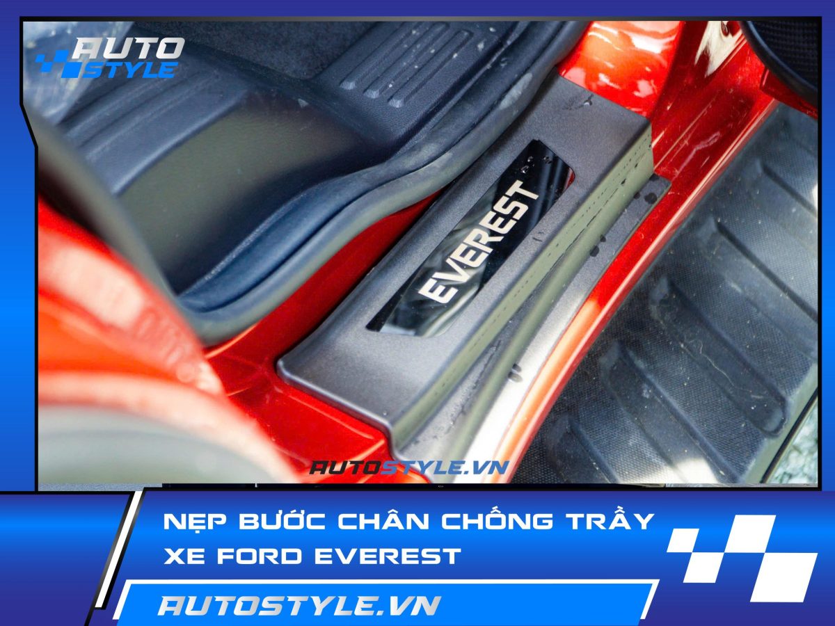 Nẹp Bước Chân Ford Everest - Ốp Bậc Cửa Chống Trầy Nội Thất Xe