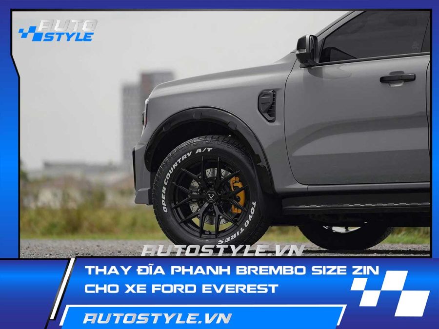 Thay đĩa phanh Brembo size zin cho xe Ford Everest