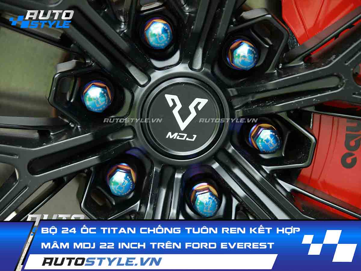 Bộ 24 Ốc Titan Chống Tuôn Ren Kết Hợp Mâm MDJ 22 Inch Trên Ford Everest