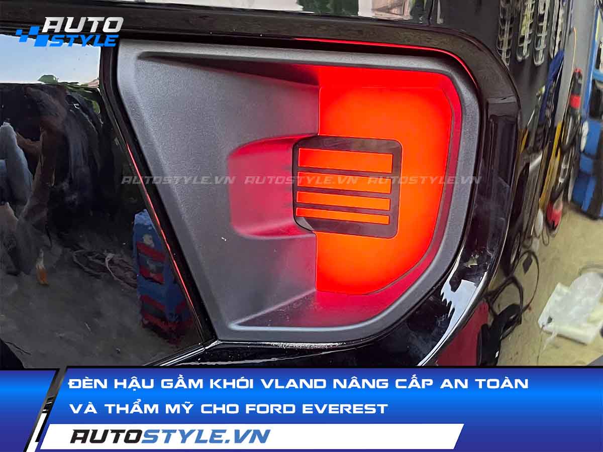 Đèn Hậu Gầm Khói Vland Nâng Cấp An Toàn Và Thẩm Mỹ Cho Ford Everest