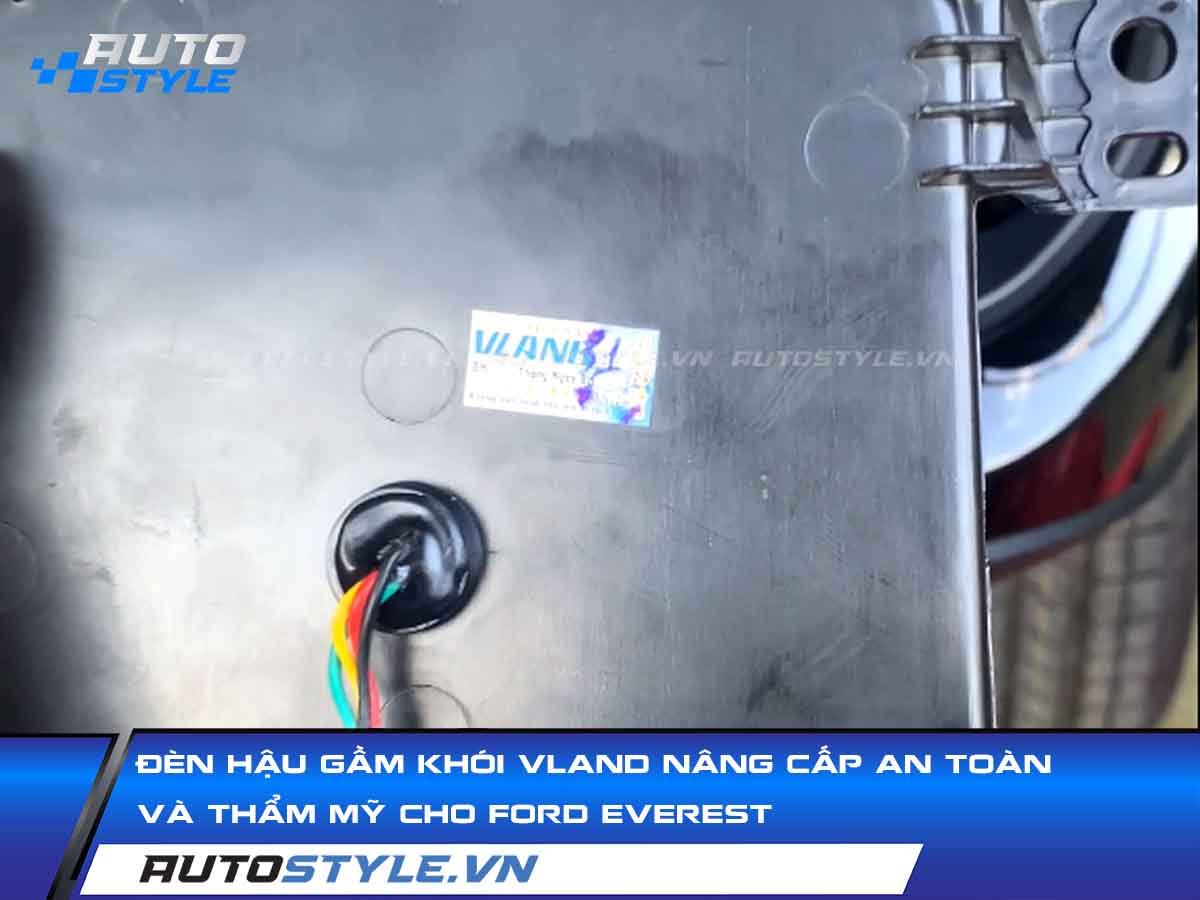 Đèn Hậu Gầm Khói Vland Nâng Cấp An Toàn Và Thẩm Mỹ Cho Ford Everest