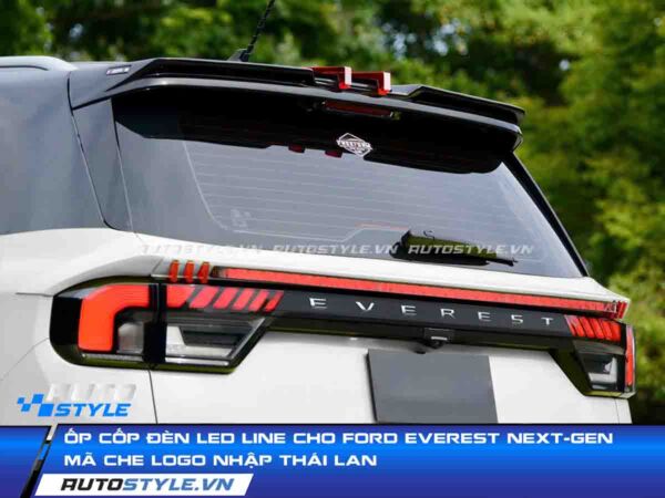 Ốp Cốp Đèn LED Line Cho Ford Everest Next-Gen Mã Che Logo Nhập Thái Lan