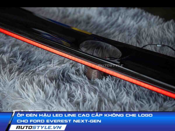Ốp Đèn Hậu Led Line Không Che Logo Cho Ford Everest Next-Gen Cao Cấp