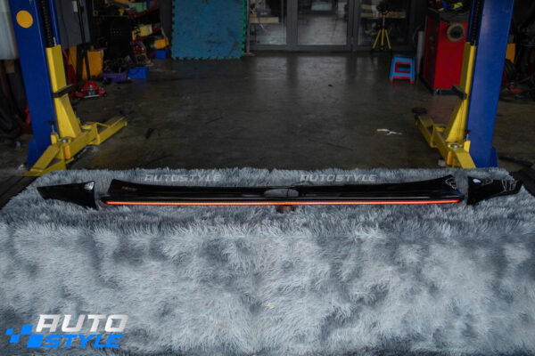 Đèn Hậu Ford Everest Spoiler Full Cây 3 Món – Nâng Cấp Đuôi Xe Liền Mạch, Hiện Đại Hơn