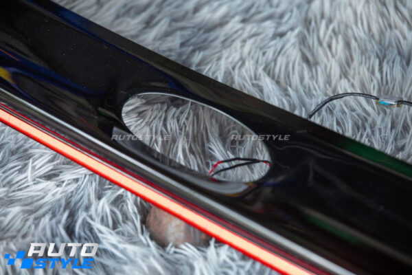 Đèn Hậu Ford Everest Spoiler Full Cây 3 Món – Nâng Cấp Đuôi Xe Liền Mạch, Hiện Đại Hơn