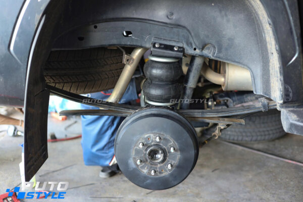 Mitsubishi Triton Lắp Bầu Hơi Trợ Tải Đừng Để Xe Xệ Đuôi Khi Thường Xuyên Chở Nặng