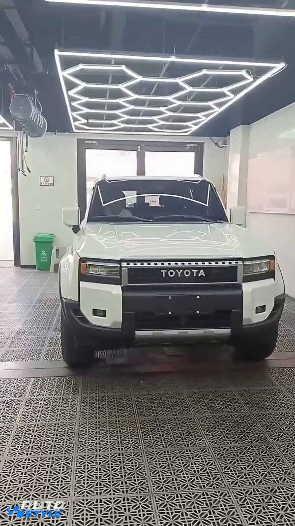 Bậc Bước Điện Land Cruiser Prado LC250: Tự Động Đóng Mở, Chống Kẹt, Chịu Tải Đến 300kg