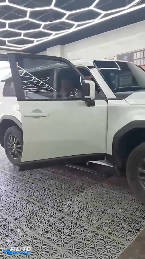 Bậc Bước Điện Land Cruiser Prado LC250: Tự Động Đóng Mở, Chống Kẹt, Chịu Tải Đến 300kg