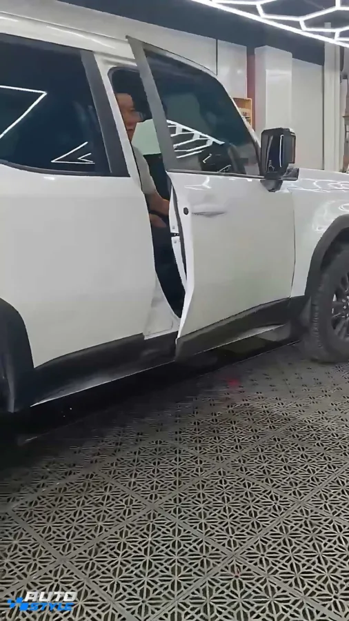 Bậc Bước Điện Land Cruiser Prado LC250: Tự Động Đóng Mở, Chống Kẹt, Chịu Tải Đến 300kg