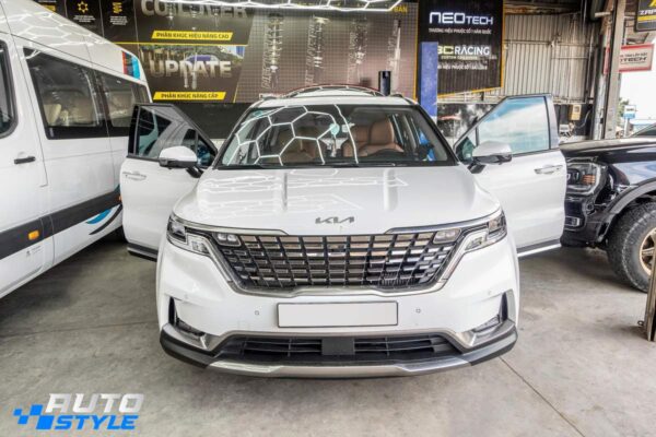 Sàn Carbon Fiber Kia Carnival Nguyên Tấm: Hết Cảnh Sàn Nỉ Ẩm Mốc, Bốc Mùi – Lau Sạch Trong 30 Giây