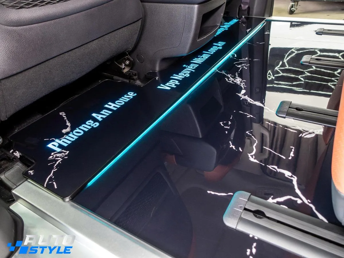 Sàn Nhôm Vân Đá Trắng Đen Kia Carnival: Top 2 Được Ưa Chuộng, Khoang Xe Sang Như Limousine